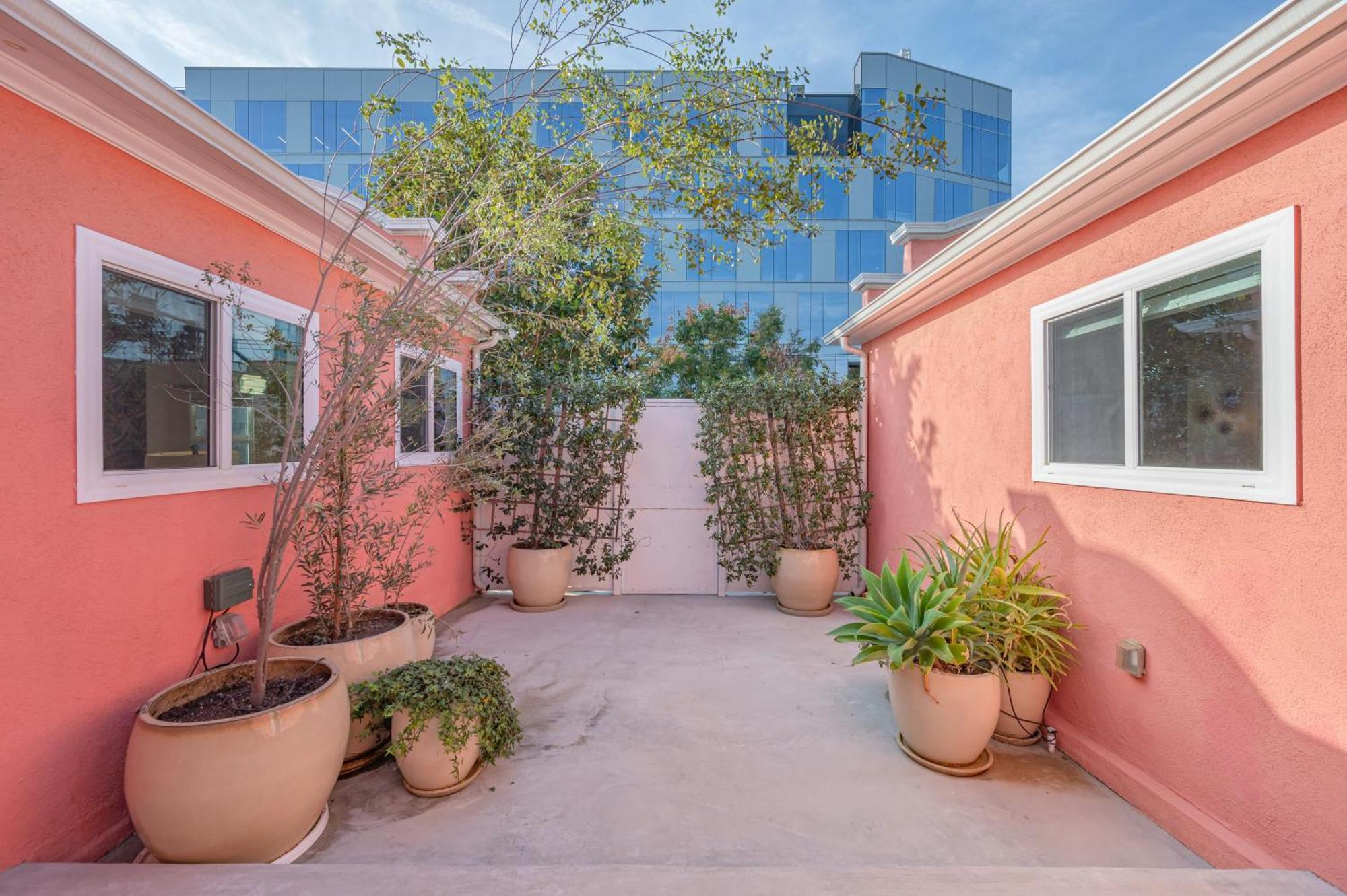 Art Deco By Avantstay 1920S Remodeled Bungalow Open Layout Courtyard ロサンゼルス エクステリア 写真