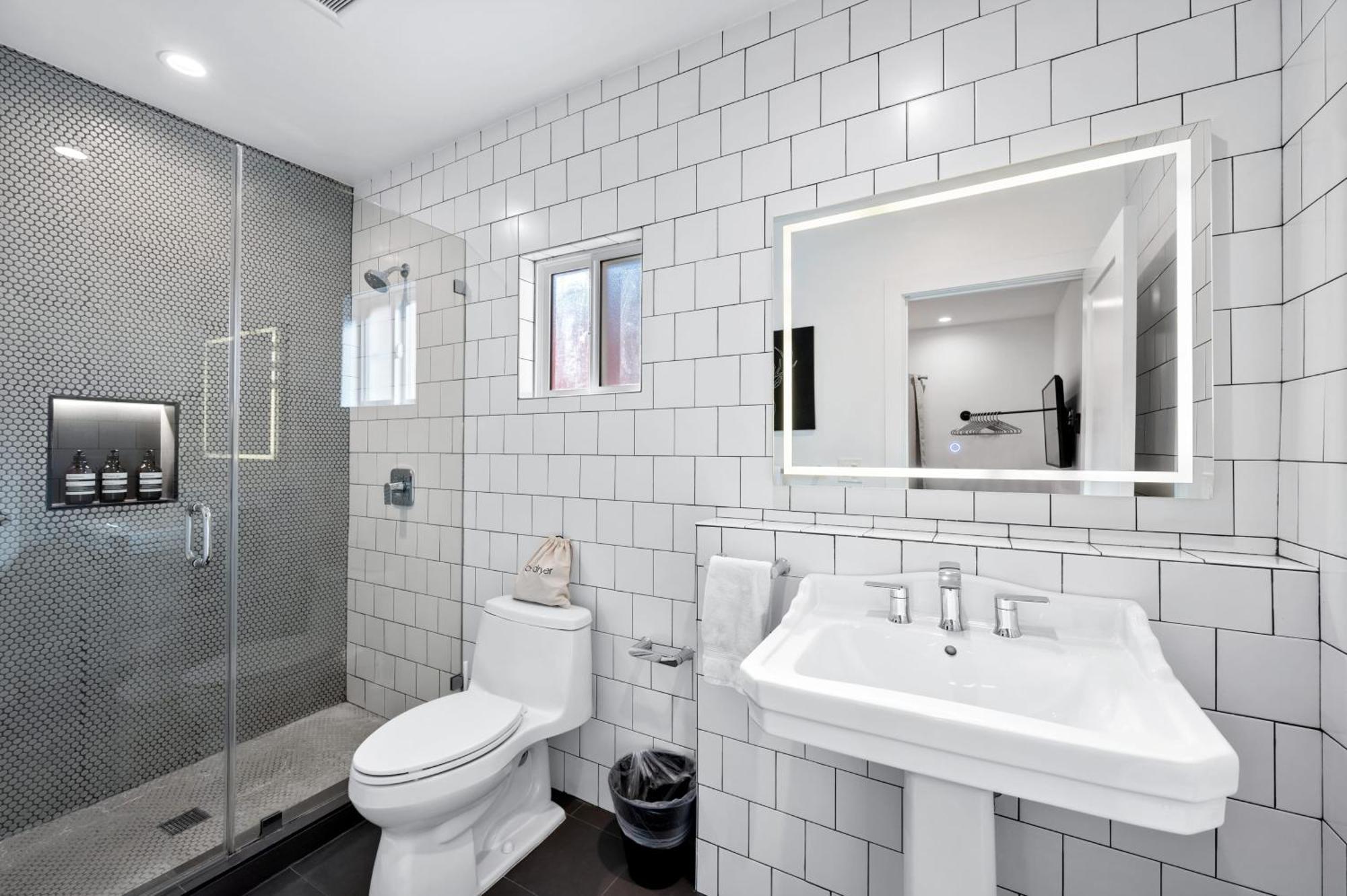 Art Deco By Avantstay 1920S Remodeled Bungalow Open Layout Courtyard ロサンゼルス エクステリア 写真