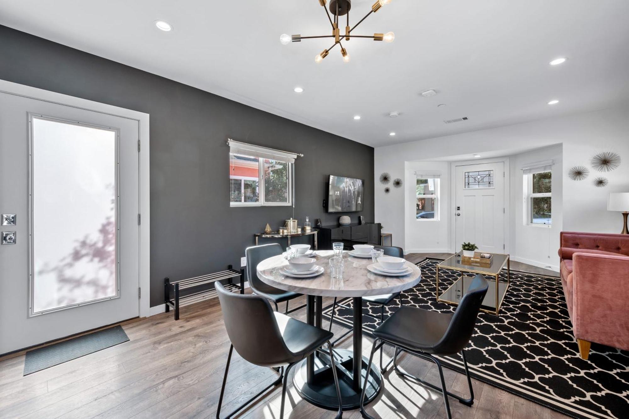 Art Deco By Avantstay 1920S Remodeled Bungalow Open Layout Courtyard ロサンゼルス エクステリア 写真