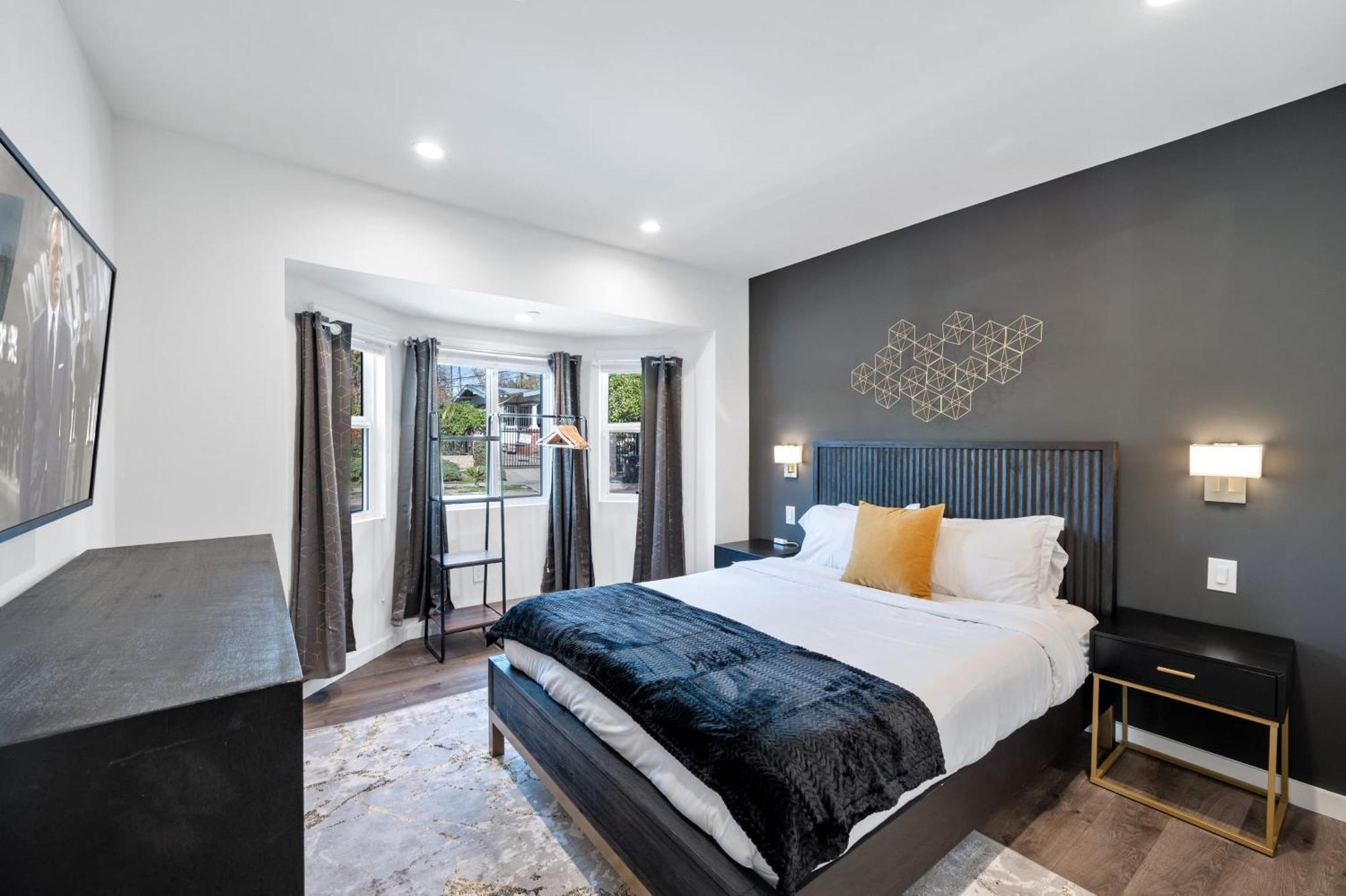 Art Deco By Avantstay 1920S Remodeled Bungalow Open Layout Courtyard ロサンゼルス エクステリア 写真